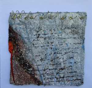 papier froissé, oeillets, laiton sur toile 20 x 20