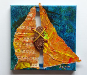 papiers, encre, acrylique, bois flotté, oeillets, cordes 20 x 20